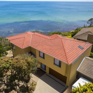 houses beside ocean