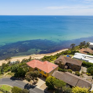 houses by ocean