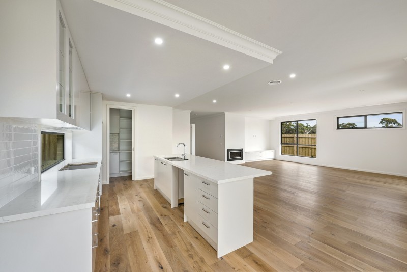 empty kitchen