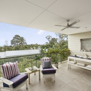 balcony with view over mountains