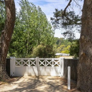 driveway gates