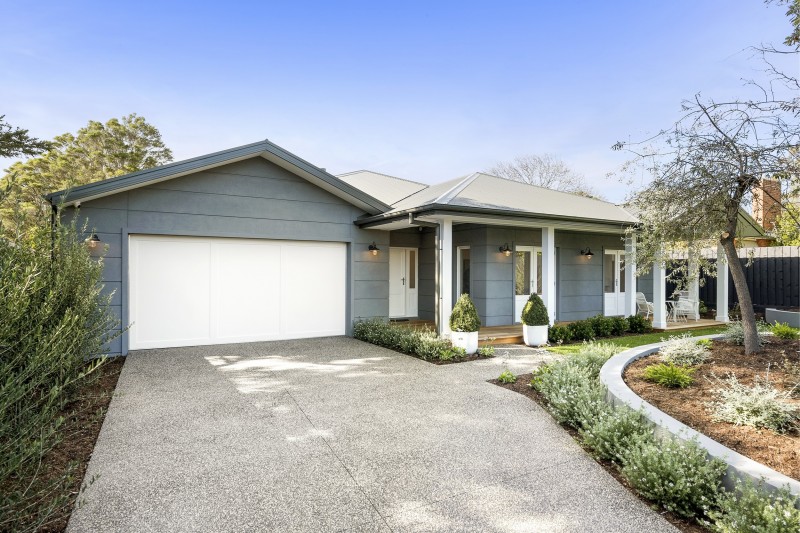 driveway and front of house