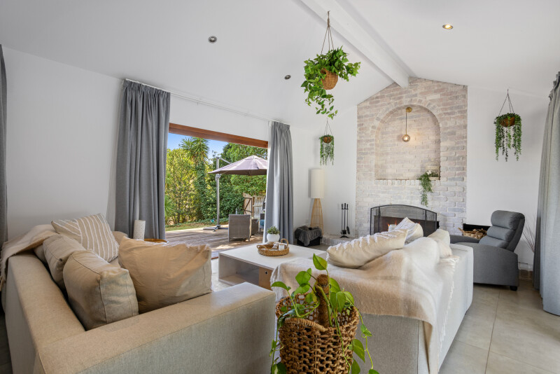 21 Daveys Bay Road-119