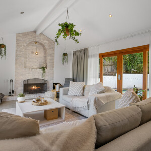 21 Daveys Bay Road-121
