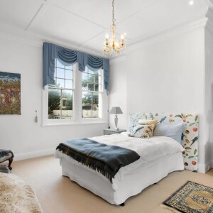 2020126765_11_1_251022_060955-w1600-h1067