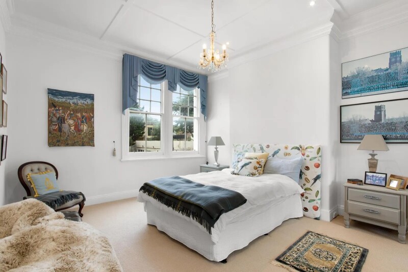 2020126765_11_1_251022_060955-w1600-h1067