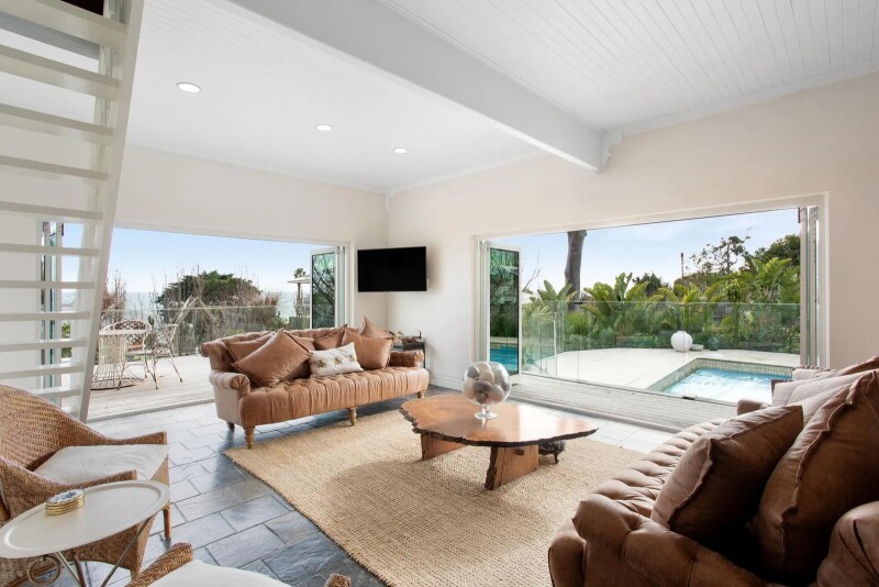 2020126765_12_1_251022_060955-w1600-h1067