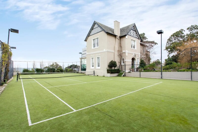 2020126765_15_1_251022_060955-w1600-h1067