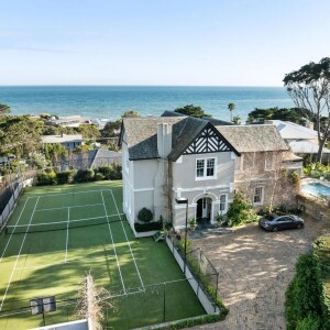 2020126765_16_1_251022_060955-w1600-h1198