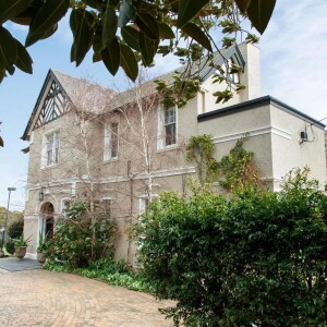 2020126765_18_1_251022_060955-w1600-h1067