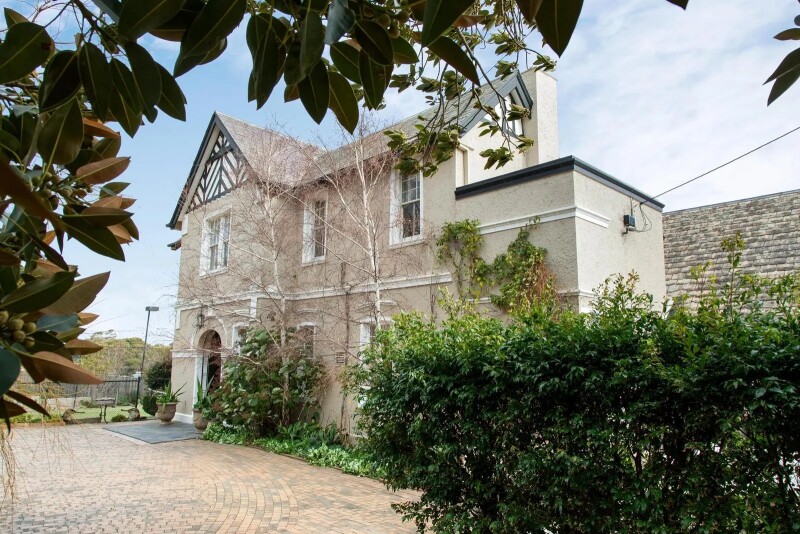 2020126765_18_1_251022_060955-w1600-h1067