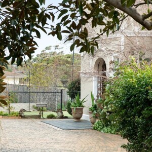 2020126765_19_1_251022_060955-w1600-h1067