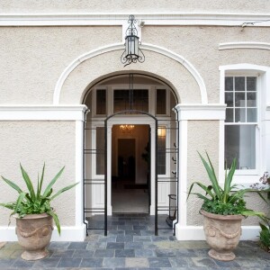 2020126765_1_1_251022_060951-w1600-h1067