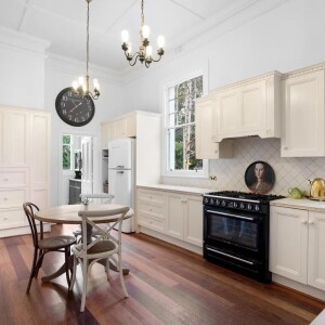 2020126765_5_1_251022_060955-w1600-h1067