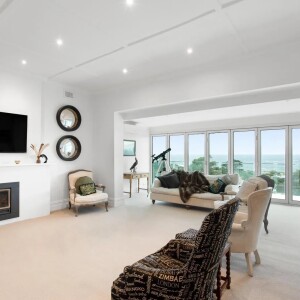 2020126765_7_1_251022_060955-w1600-h1067