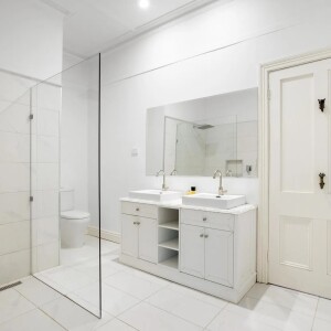 2020126765_9_1_251022_060955-w1600-h1067