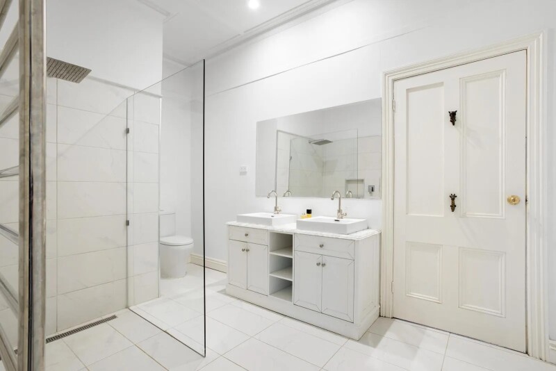 2020126765_9_1_251022_060955-w1600-h1067