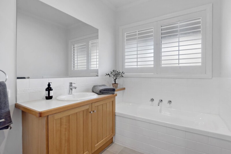 2018765120_7_1_230912_101407-w4500-h3000