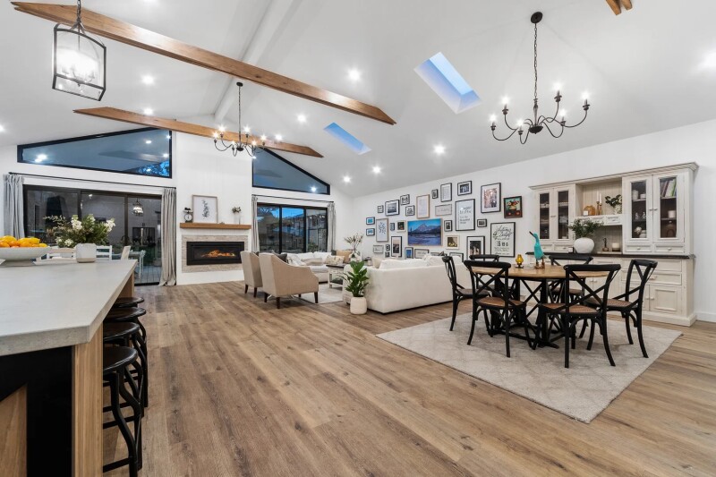 2019528077_11_1_240930_081219-w1920-h1280