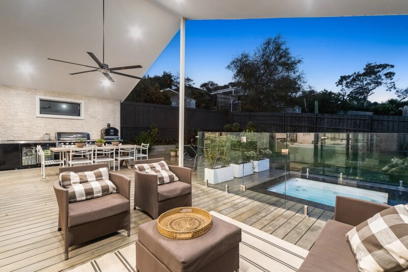 2019528077_17_1_240930_081219-w1920-h1280