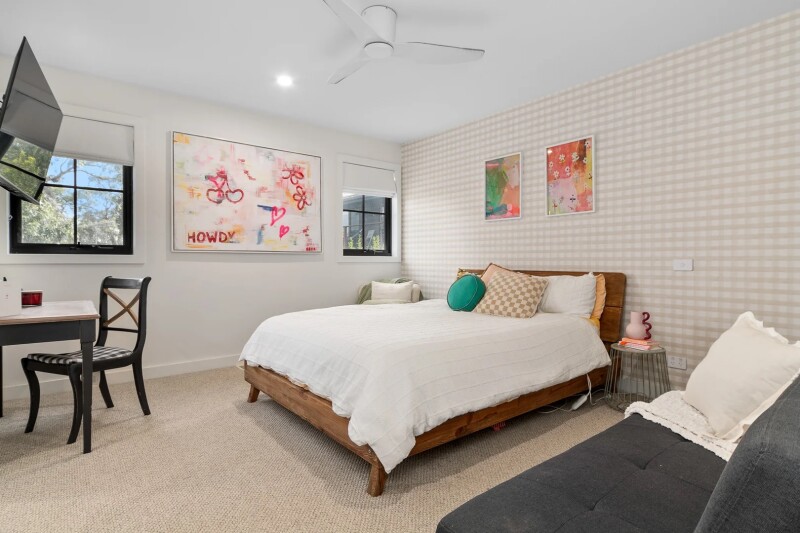 2019528077_25_1_240930_081219-w1920-h1280