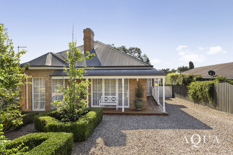 12_Summerhill_Cres_144