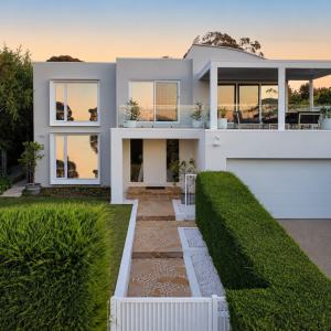 8WoodlandAve.Front.image