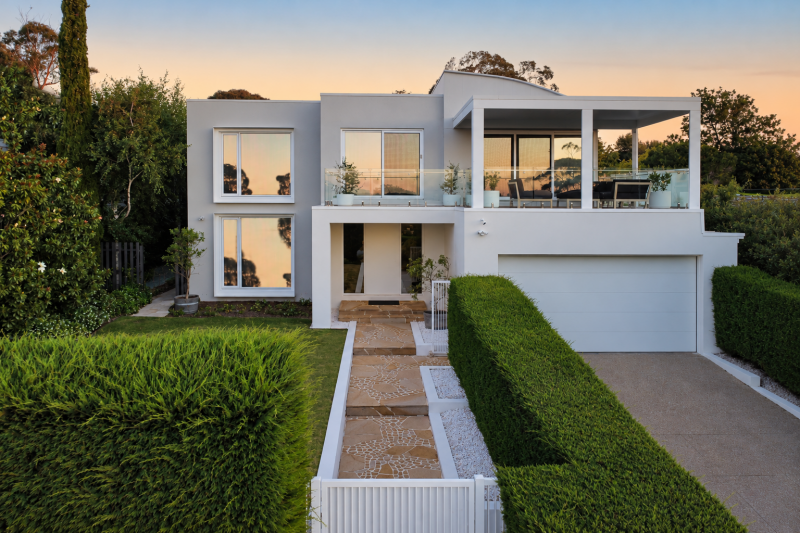 8WoodlandAve.Front.image