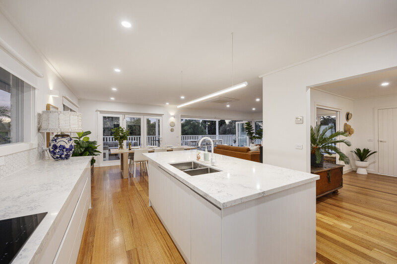 LIV240206_10Rosserdale_122