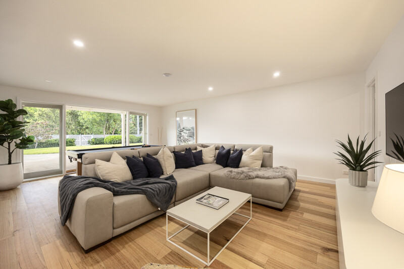 LIV240206_10Rosserdale_294
