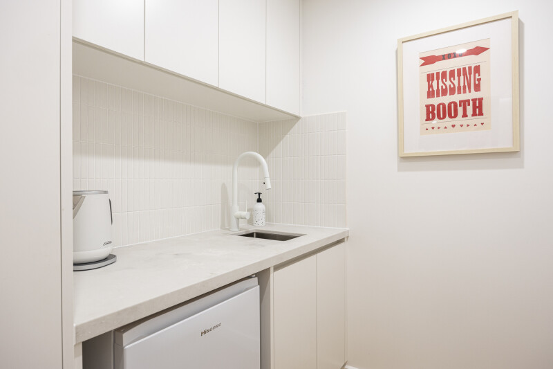 LIV240206_10Rosserdale_326